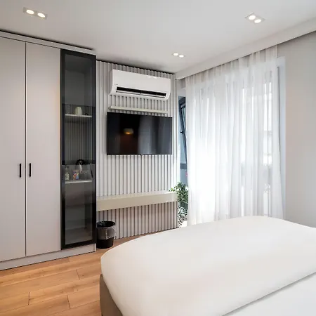Urban Quarters - Nevizade Hotel *