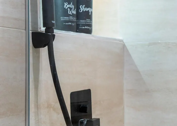 Urban Quarters - Nevizade Hotel *